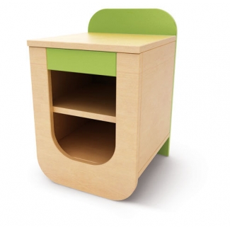 Het keukenkastje van de moderne speelkeuken voor de kinderopvang