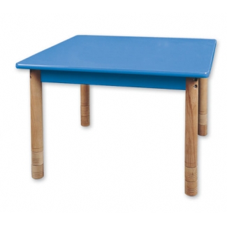 Vierkante lage tafel met een blauw blad