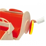 Houten auto voor een speelhoek