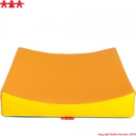   Oranje geel aankleedkussen - voor professioneel gebruik in de kinderopvang  